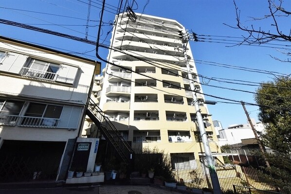 コラム神泉の物件外観写真